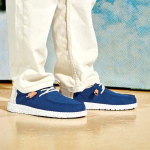 SS25_HEYDUDE_WALLY_CRAFT_LINEN_NAVY_43086-4UA_004_COLOR.jpg